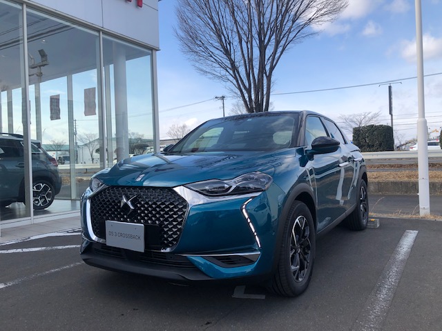 展示車案内　DS 3 CROSSBACK /ブルー ミレニアム