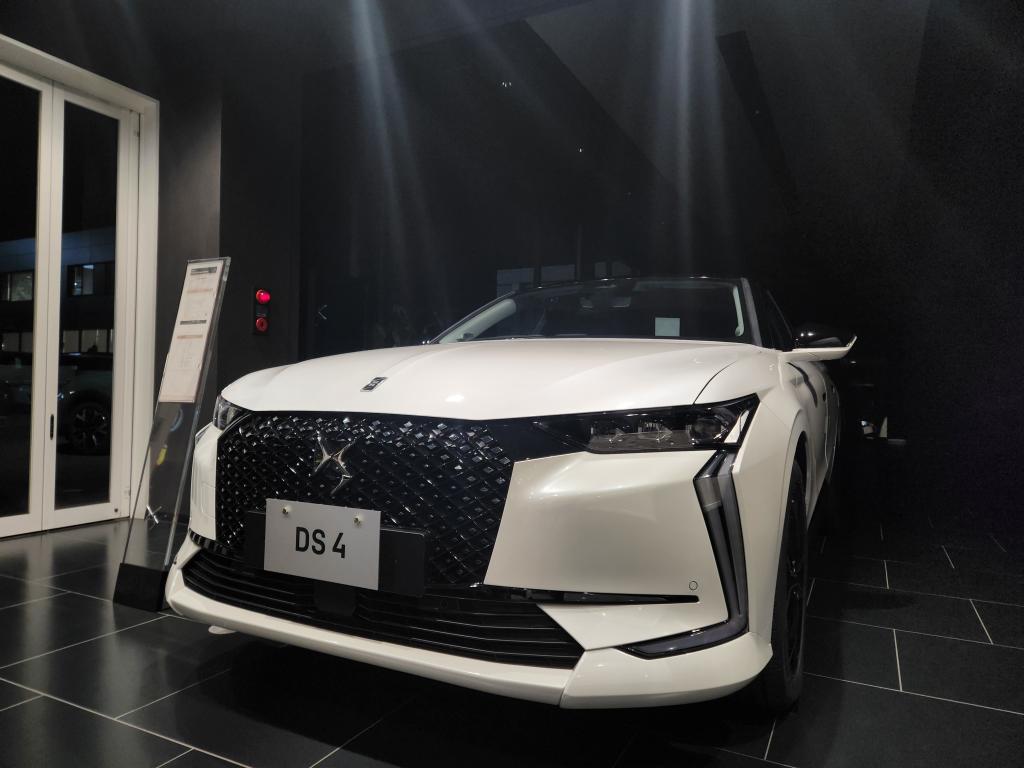 【展示車のご紹介】DS4 ETOILE Champs Élysées