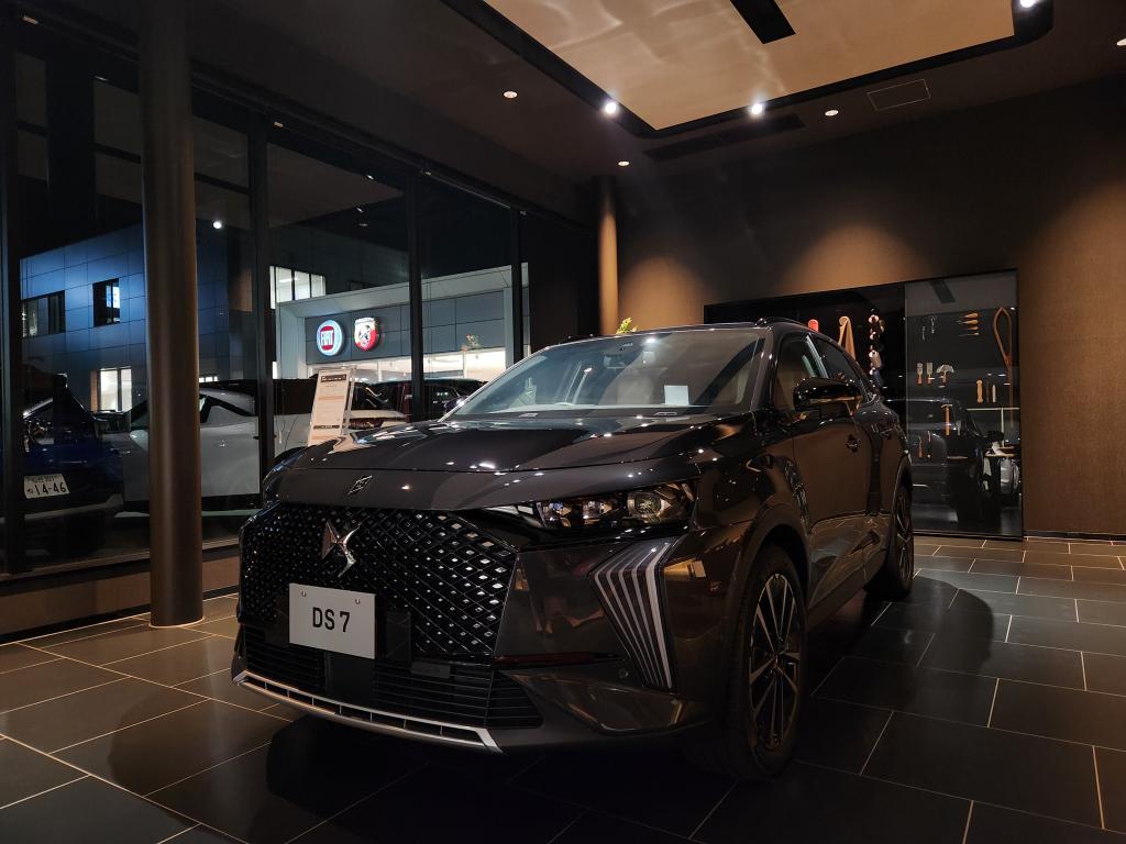 【展示車のご紹介】DS7 ETOILE PLUG IN HYBRID AWD