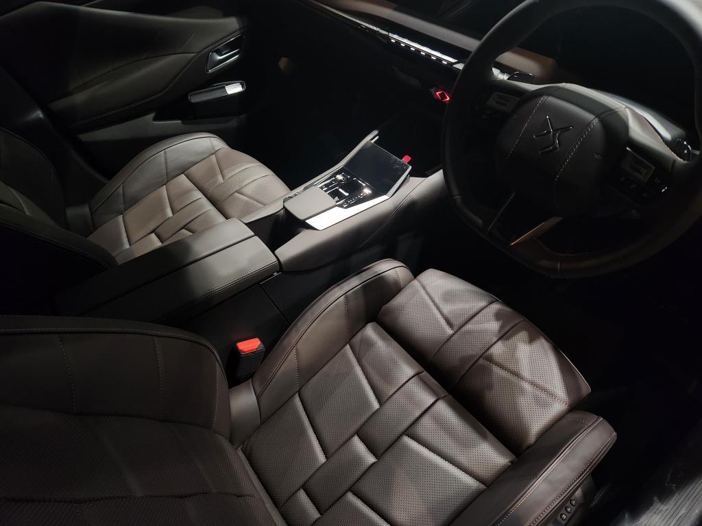 【内装紹介】DS 4 ETOILE Champs Élysées BlueHDi