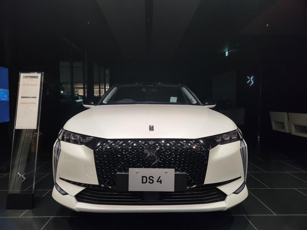 DS 4 ÉTOILE BlueHDiのご紹介