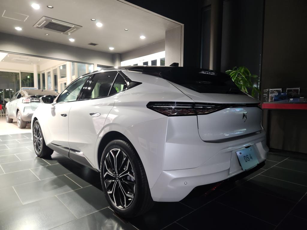 DS 4 ÉTOILE BlueHDiのご紹介